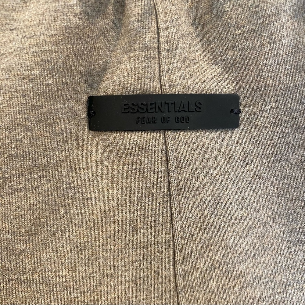 Fear Of God Essentials Fleece Jogger Sweatpants In Taupe Kids Size 6/7 - Picture 4 of 10